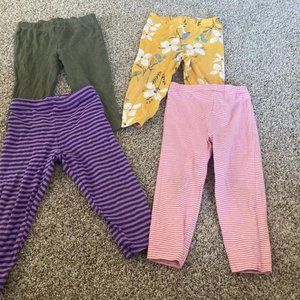 4 pairs of baby girl pants - Carters - size 12 months